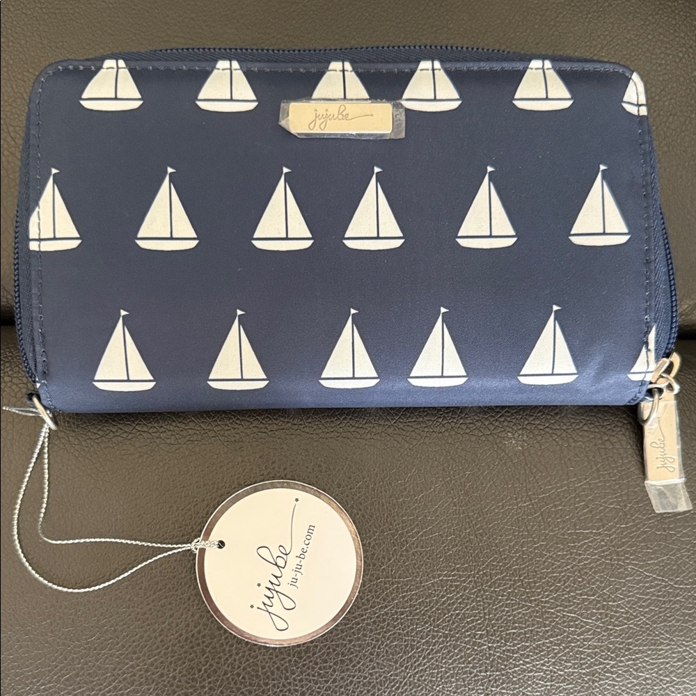 Ju-Ju-Be Navy and White Sailboat Wallet